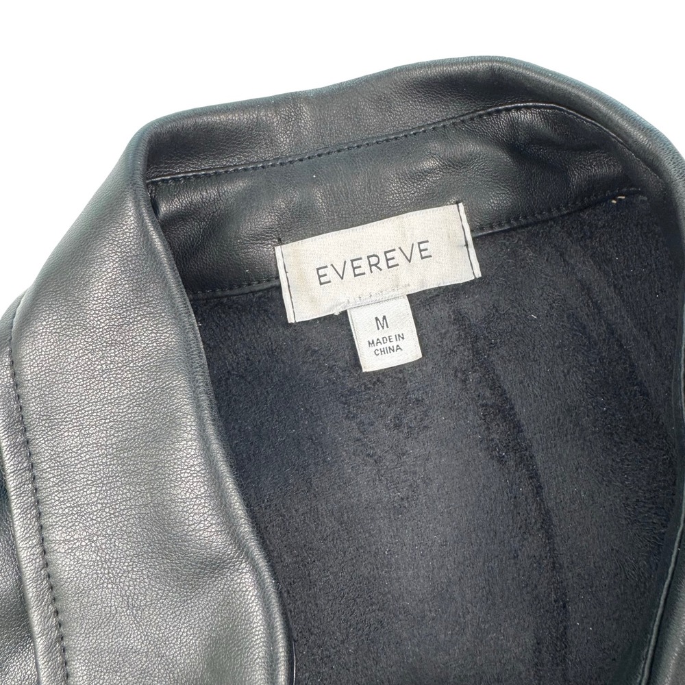 EVEREVE Cropped Black Faux Leather Short Sleeve Button Up Shirt Top Size M - Picture 2 of 8
